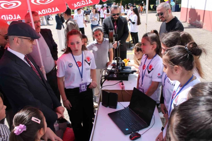 Kocaali Gümüşoluk Ortaokulunda TÜBİTAK 4006 Bilim Fuarı coşkusu
