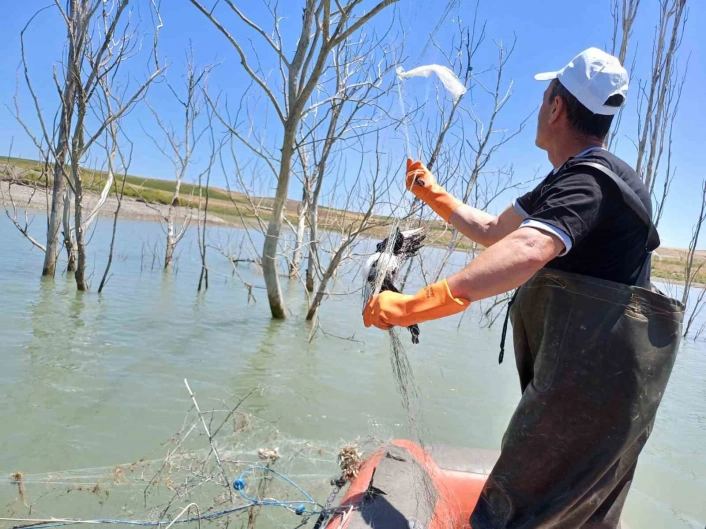 Koçhisar Barajında hayalet ağ denetimi: Kaçak avcılara ceza kesildi
