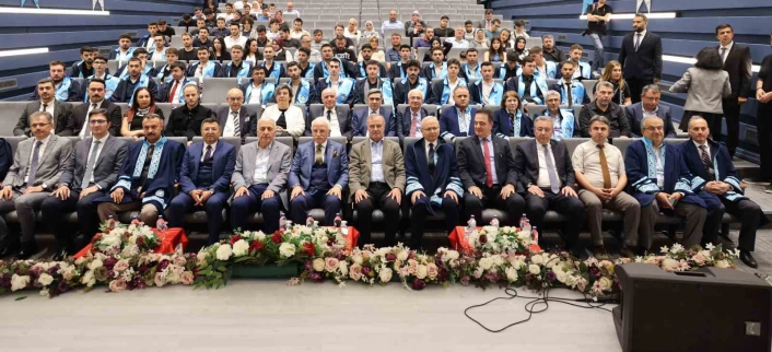 KOStaki yüksekokul ilk mezunlarını verdi
