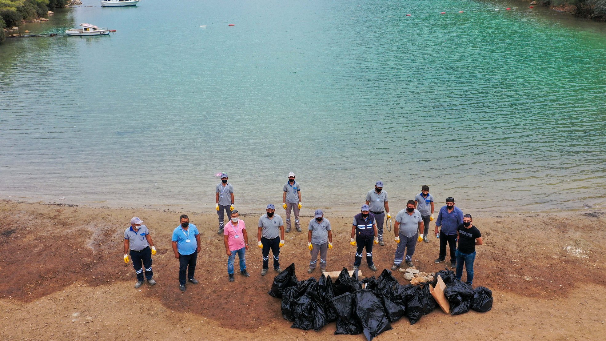 Koylardaki çöpler belediye ekiplerince toplandı 