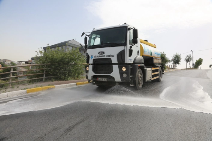 Küçükçekmece Belediyesinden kurban bayramı öncesi yoğun mesai
