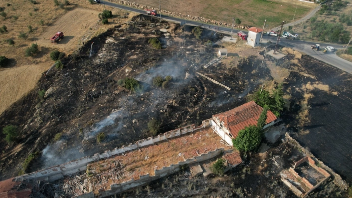 Kulada aynı anda iki farklı bölgede yangın
