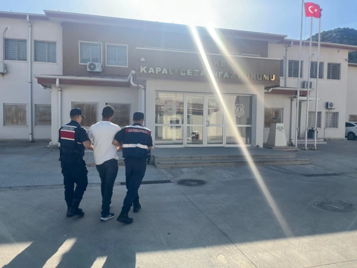 18 Yıl Hapis Cezalı Firari Sahilde Güneşlenirken Yakalandı