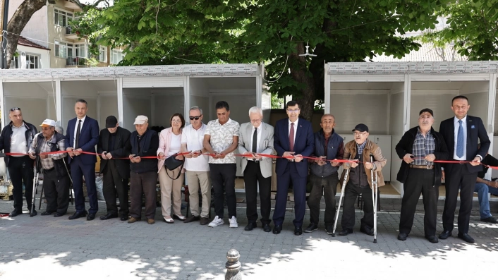 Kütahyada ayakkabı boyacılarına modern hizmet alanları

