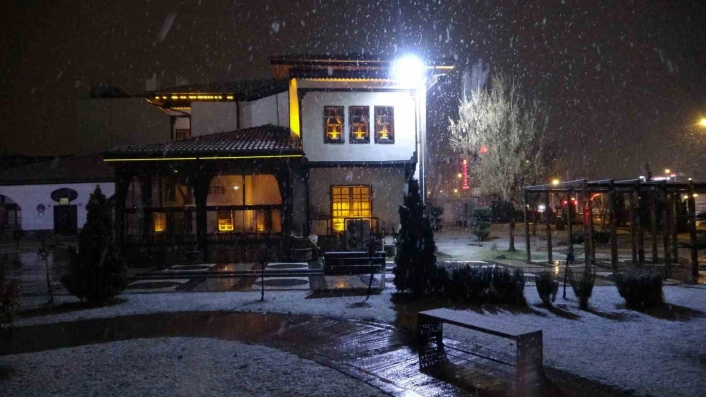 Malatyada kar yağışı etkili oluyor

