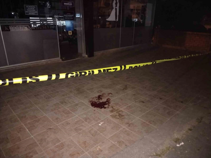 Maltepede binanın 3. katının camından aşağı atlayan genç kadın yaralandı
