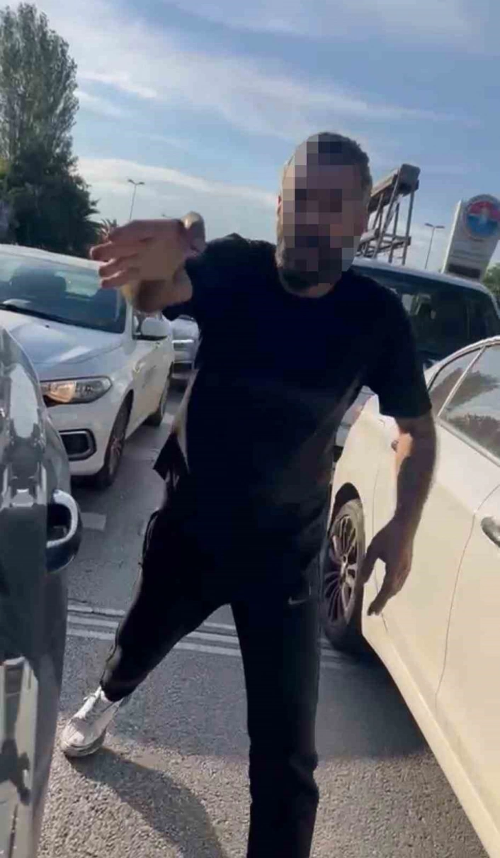 Maltepede çocuklarının yanında kadın sürücüye dehşeti yaşatan 2 şüpheli tutuklandı
