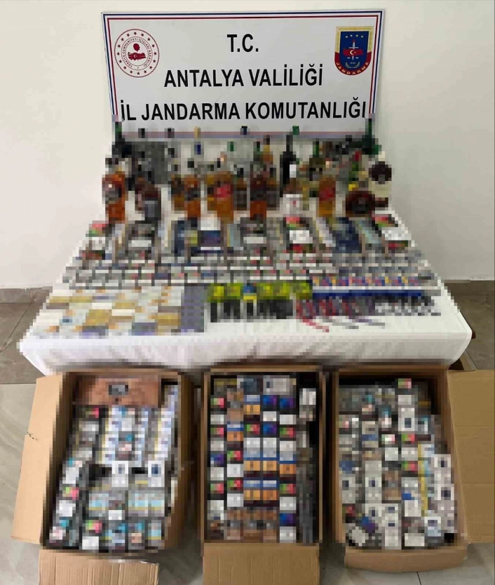 Manavgatta kaçak ürün operasyonu
