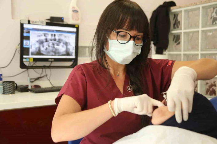 Manisa ADSMde, implant uygulaması devam ediyor
