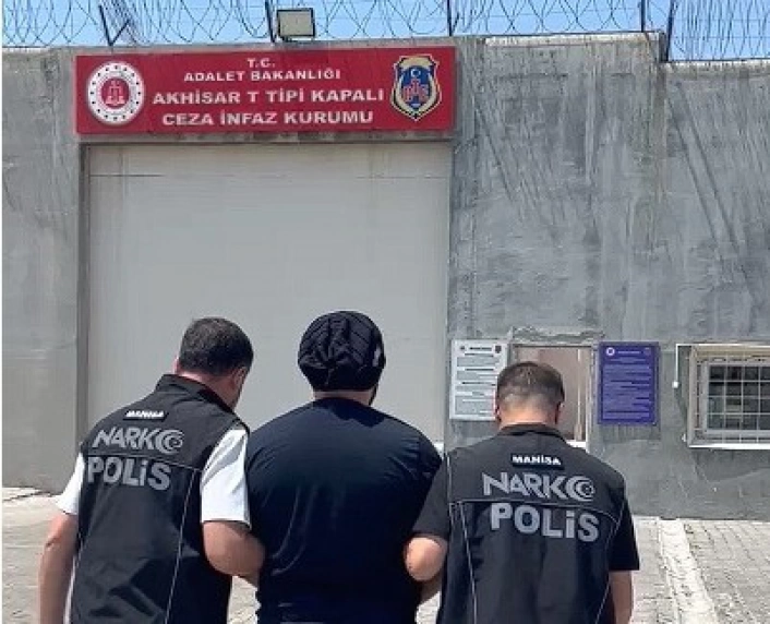 Manisada uyuşturucu suçundan aranan şahıs yakalandı
