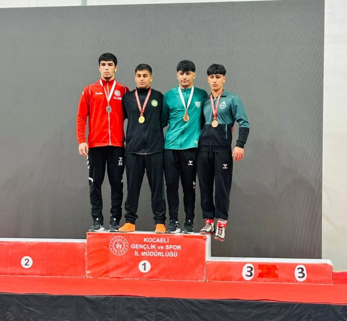 Manisalı güreşçilerden U15 Türkiye Şampiyonasında 7 madalya
