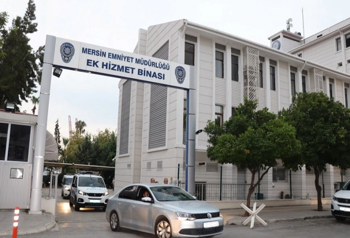Mersin merkezli FETÖ operasyonu: 10 gözaltı
