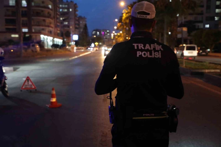Mersinde binlerce motosiklet denetlendi, yüzlercesi trafikten men edildi
