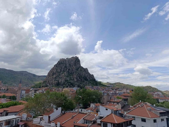 Meteorolojiden Afyonkarahisar için kuvvetli sağanak ve fırtına uyarısı
