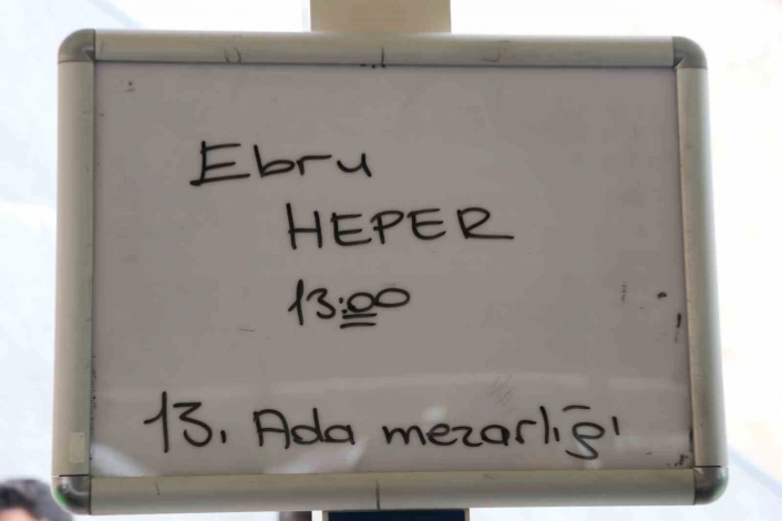 Metrobüs kazasında hayatını kaybeden Ebru Heper defnedildi
