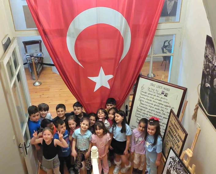 Minik ziyaretçilerden Söke Kent Müzesine yoğun ilgi
