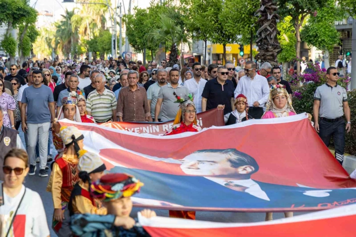 Minikler Türkiye Halk Oyunları Şampiyonası Manavgatta başladı
