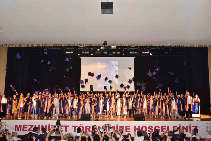 MSKÜde öğrenciler meslek hayatına uğurlandı
