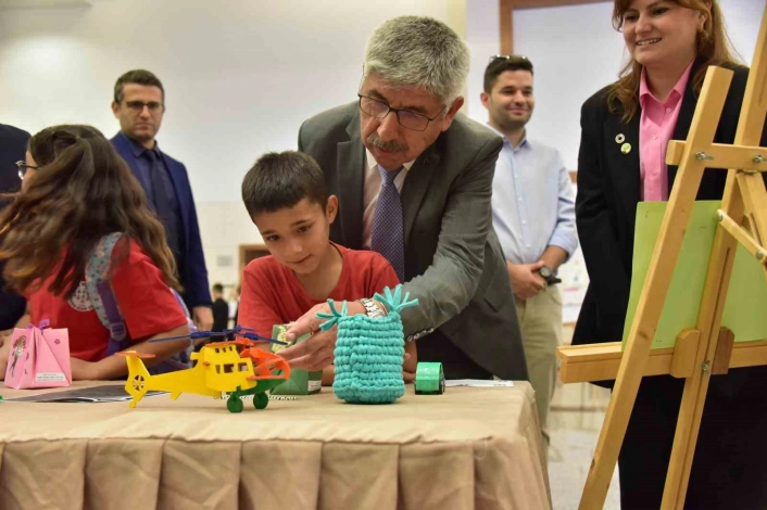 MSKÜde sosyal sorumluluk projesi: Sürdürülebilirliğe merhaba de sergisi açıldı
