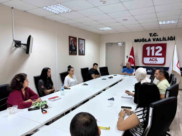 Muğla 112 Acil Çağrı Merkezinde aylık değerlendirme toplantısı gerçekleştirildi