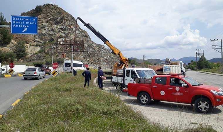 Muğla Büyükşehir Belediyesi görüntü kirliliği ile mücadele ediyor