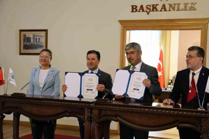 Muğla'da Topraksız Tarım Hamlesi: Büyükşehir ve Üniversiteden Ortak Sera Projesi