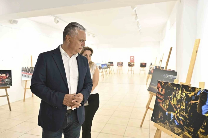 Muratpaşada 15 Temmuz anısına fotoğraf sergisi
