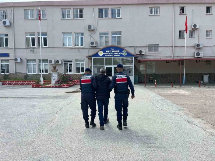 Nazillide 30 yıl hapis cezası ile aranan hükümlü yakalandı
