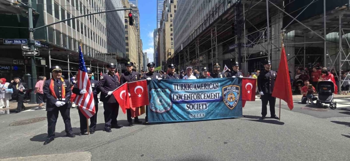 New Yorkta 42. Geleneksel Türk Günü Yürüyüşü coşkusu