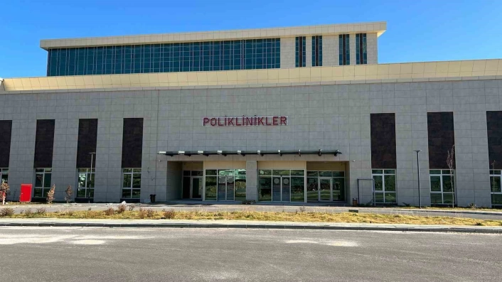 Niğde Eğitim ve Araştırma Hastanesinde yeni uzman doktorlar göreve başladı

