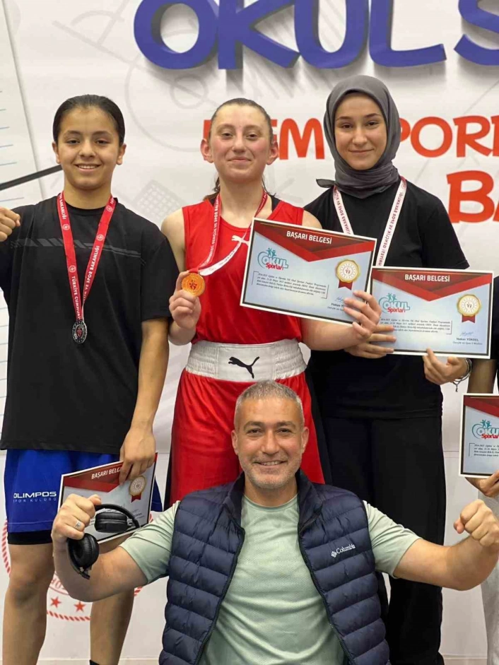 Niğdeli boksörlerden Türkiye Şampiyonasında büyük başarı
