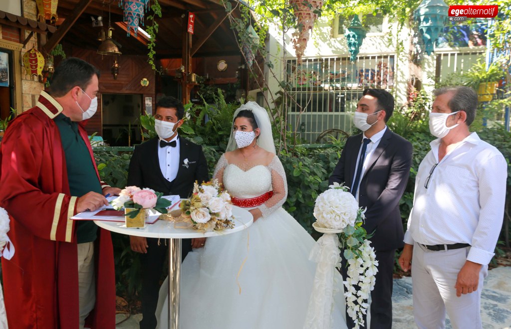 Nikah törenlerinde yeni tedbirleri uygulama başladı