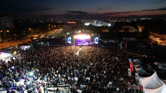 Nilüferde Karadeniz Festivali coşkusu
