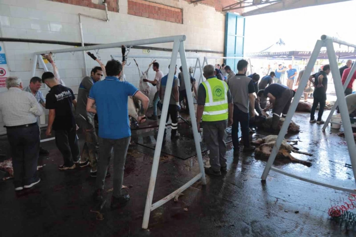 Odunpazarı Belediyesinden ücretsiz ve hijyenik kurban kesim hizmeti
