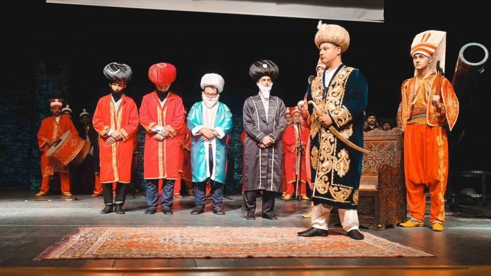 Öğrencilerden İstanbulun fethi tiyatrosu
