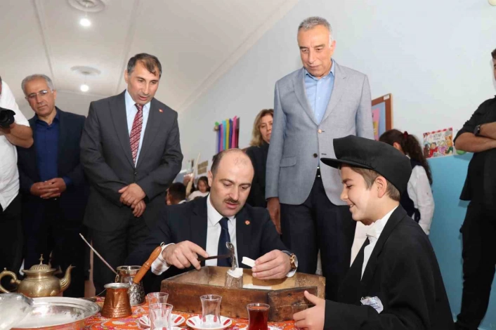 Oltu Karabekir İlkokulunda bilim şenliği coşkusu
