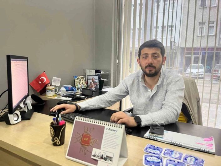 Orduda esnaf, Heimlich manevrası ile çalışanının hayatını kurtardı: O anlar güvenlik kamerasında
