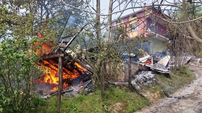 Orduda marangoz atölyesinde yangın: Yaklaşık 400 bin liralık zarar meydana geldi
