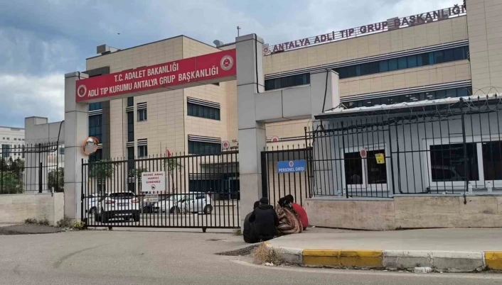 Oyun oynarken balkondan düşen küçük çocuğun cenazesi gözyaşları içinde teslim alındı
