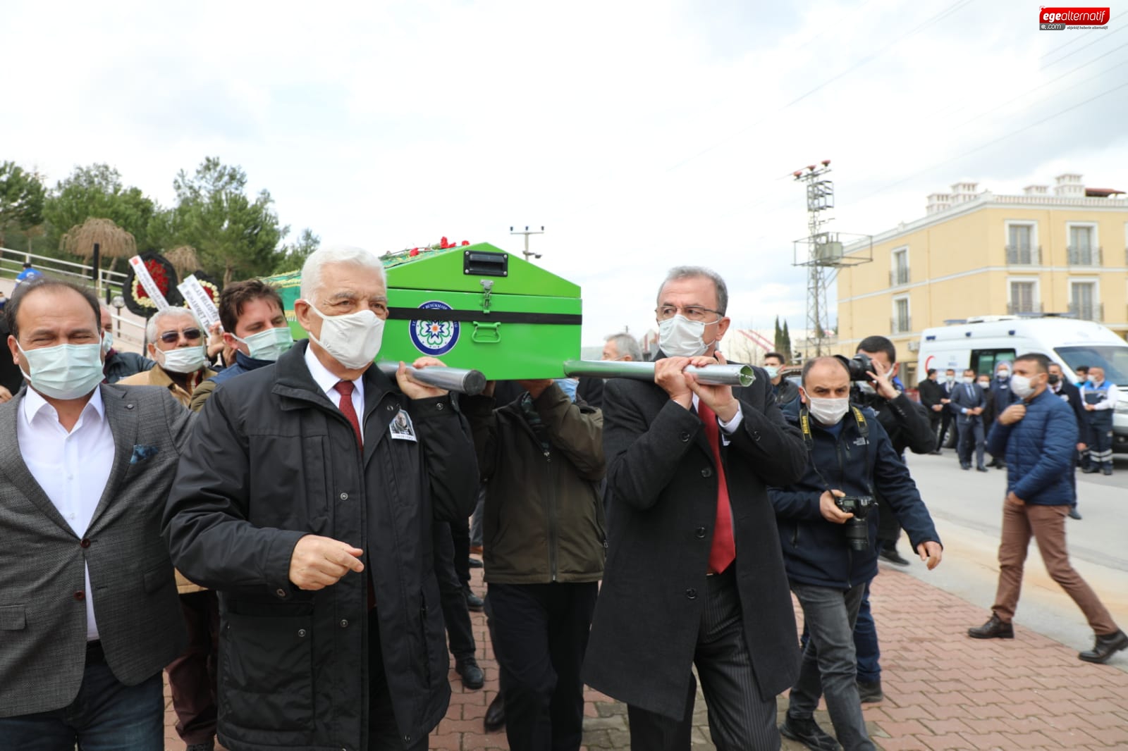 Prof. Dr. Şadan Gökovalı Toprağa Verildi