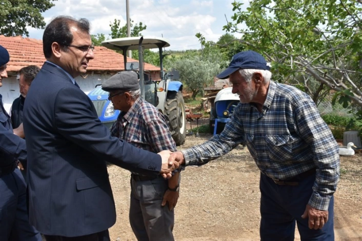 Salihli Kaymakamı Güldoğan, Mersinli, Derbent ve Karaoğlanlıda talepleri dinledi
