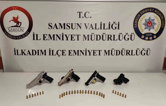 Samsunda 2 kişi ruhsatsız silahlarla yakalandı
