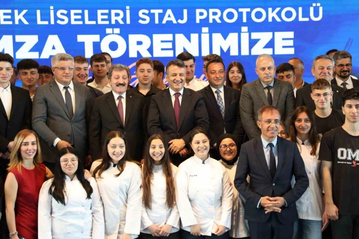 Samsunda imzalar atıldı: Meslek liselerine staj imkanı
