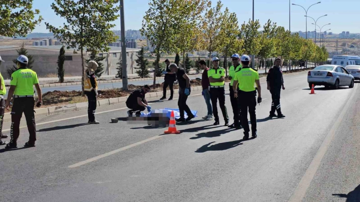 Şanlıurfada otomobilin çarptığı yaya öldü
