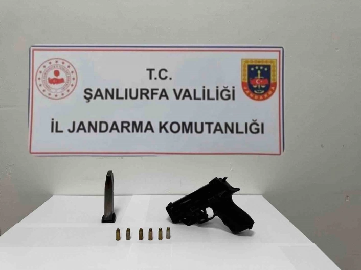 Şanlıurfada ruhsatsız silah operasyonu
