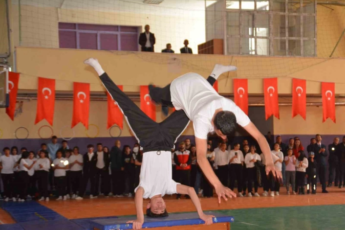 Sarıkamışta 19 Mayıs coşkuyla kutlandı
