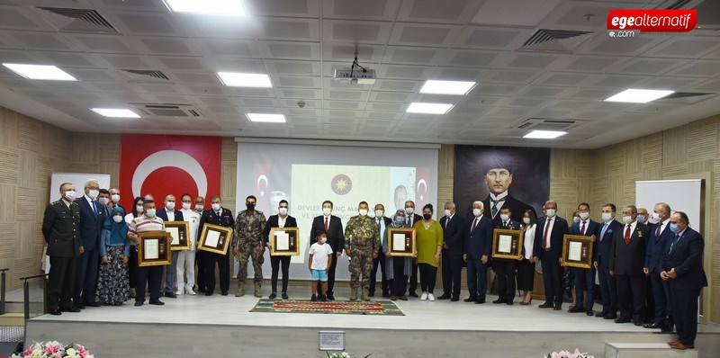 Şehit yakınları ve Gazilere Devlet Övünç Madalyası verildi