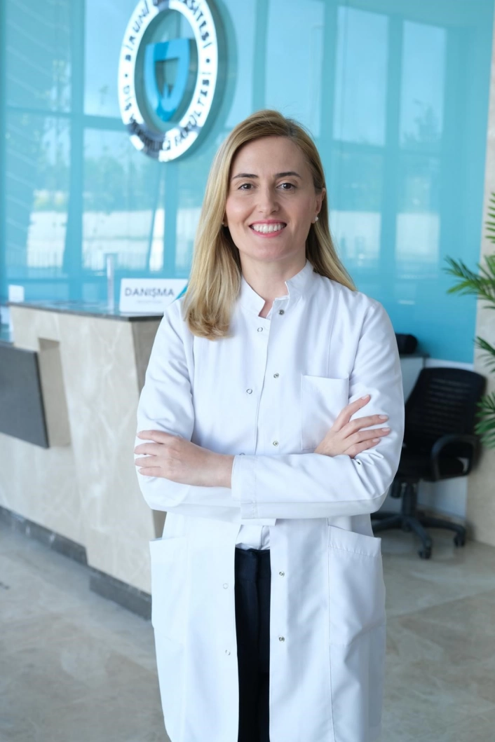 Sigara her nefeste dişleri içten çürütüyor
