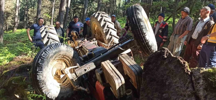 Sındırgıda traktör altında kalan sürücü hayatını kaybetti
