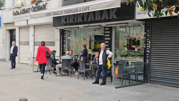 Şişlide restoranda başlayan yangın yanındaki iki binaya sıçradı
